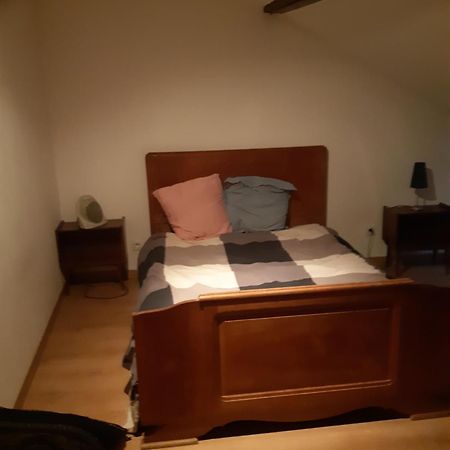 Ferienwohnung Chic Et Relax Montmarault Exterior foto