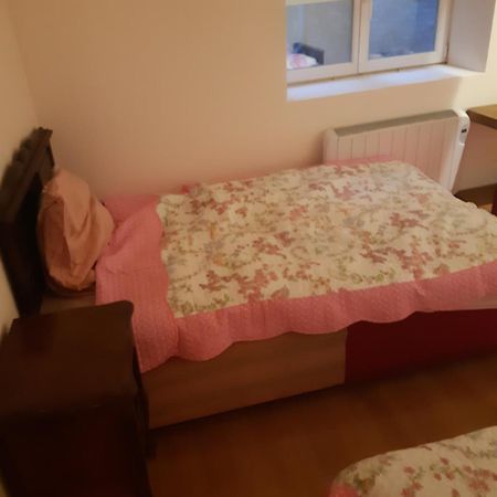 Ferienwohnung Chic Et Relax Montmarault Exterior foto